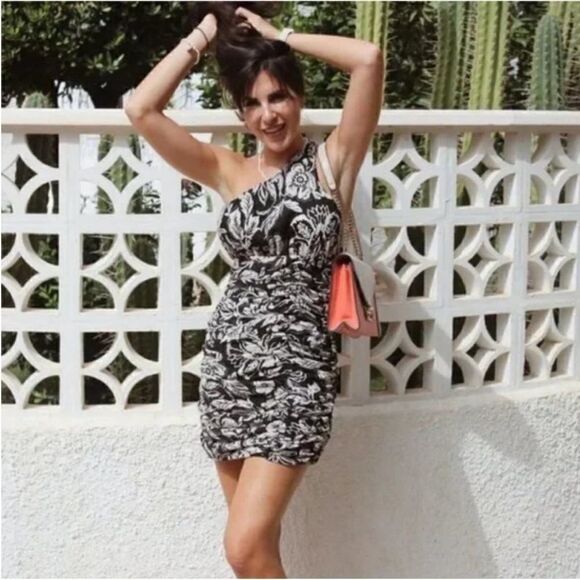 NWOT ZARA Blogger’s Favorite Asymmetric Neckline Ecru Mini Dress, Size Small - Picture 12 of 16